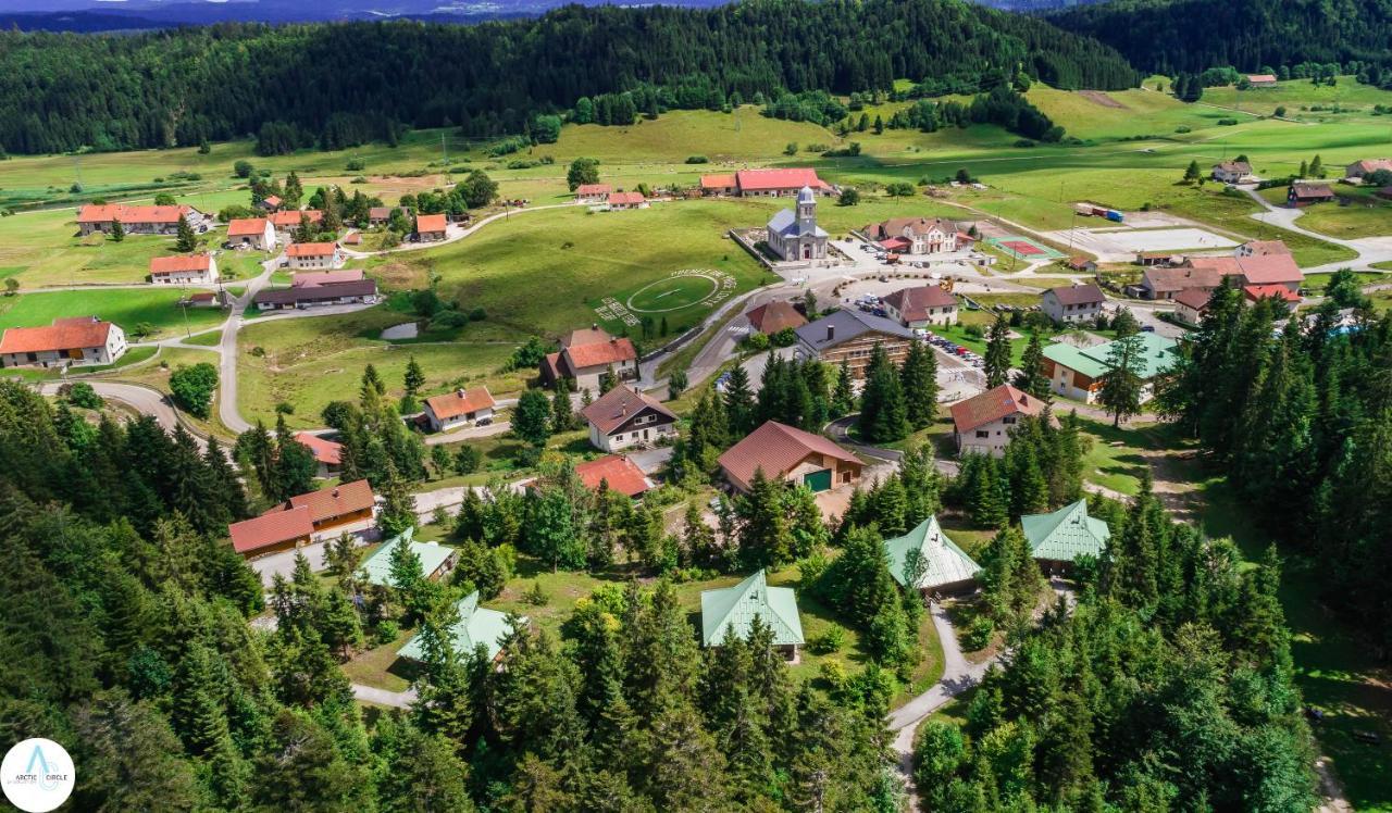 Апартаменти Les Loges Du Jura 4 Etoiles Nanchez Екстер'єр фото